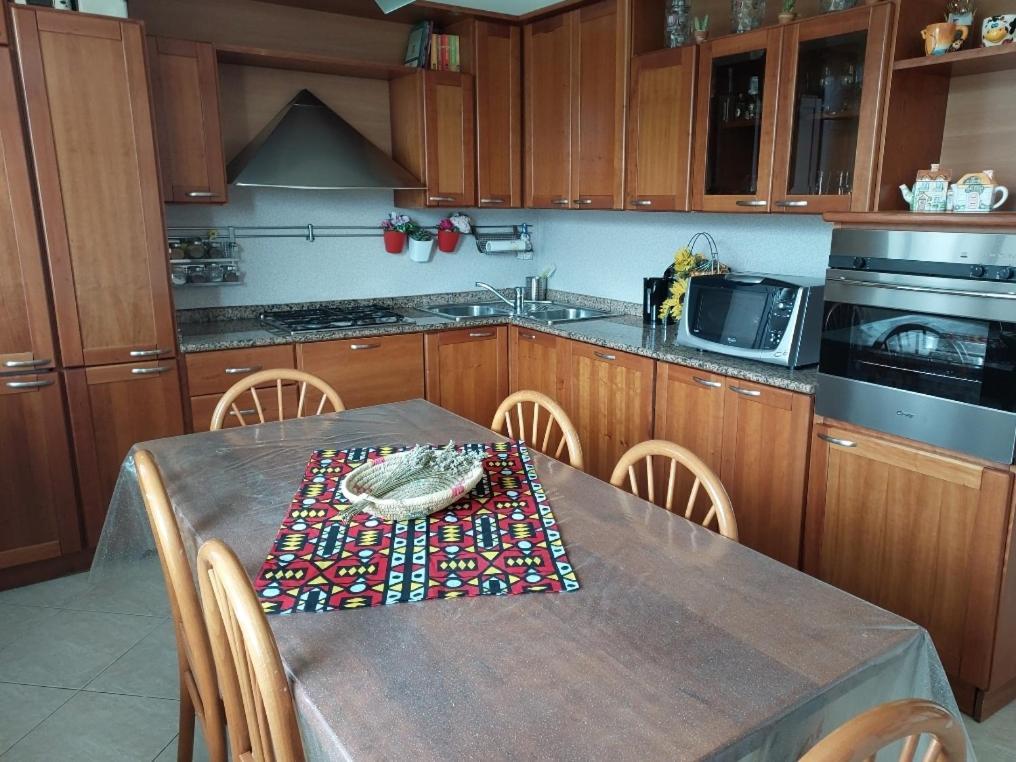 Casa T.U.A. Daire Sale Marasino Dış mekan fotoğraf
